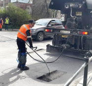 На вулицях Тернополя тривають поточні ремонти дорожнього покриття