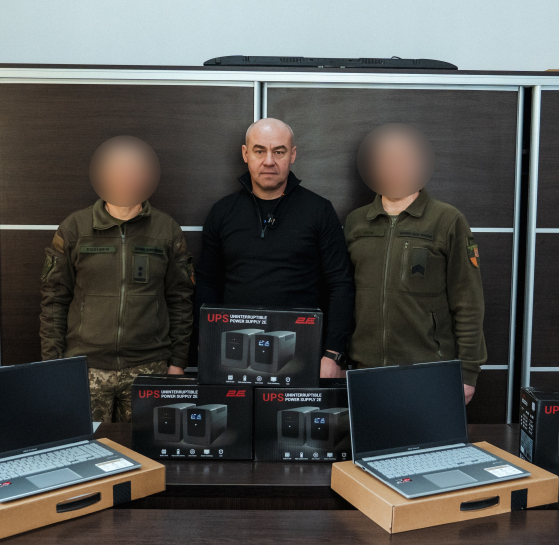 Тернопільська міська рада передала для захисників ноутбуки та джерела безперебійного живлення