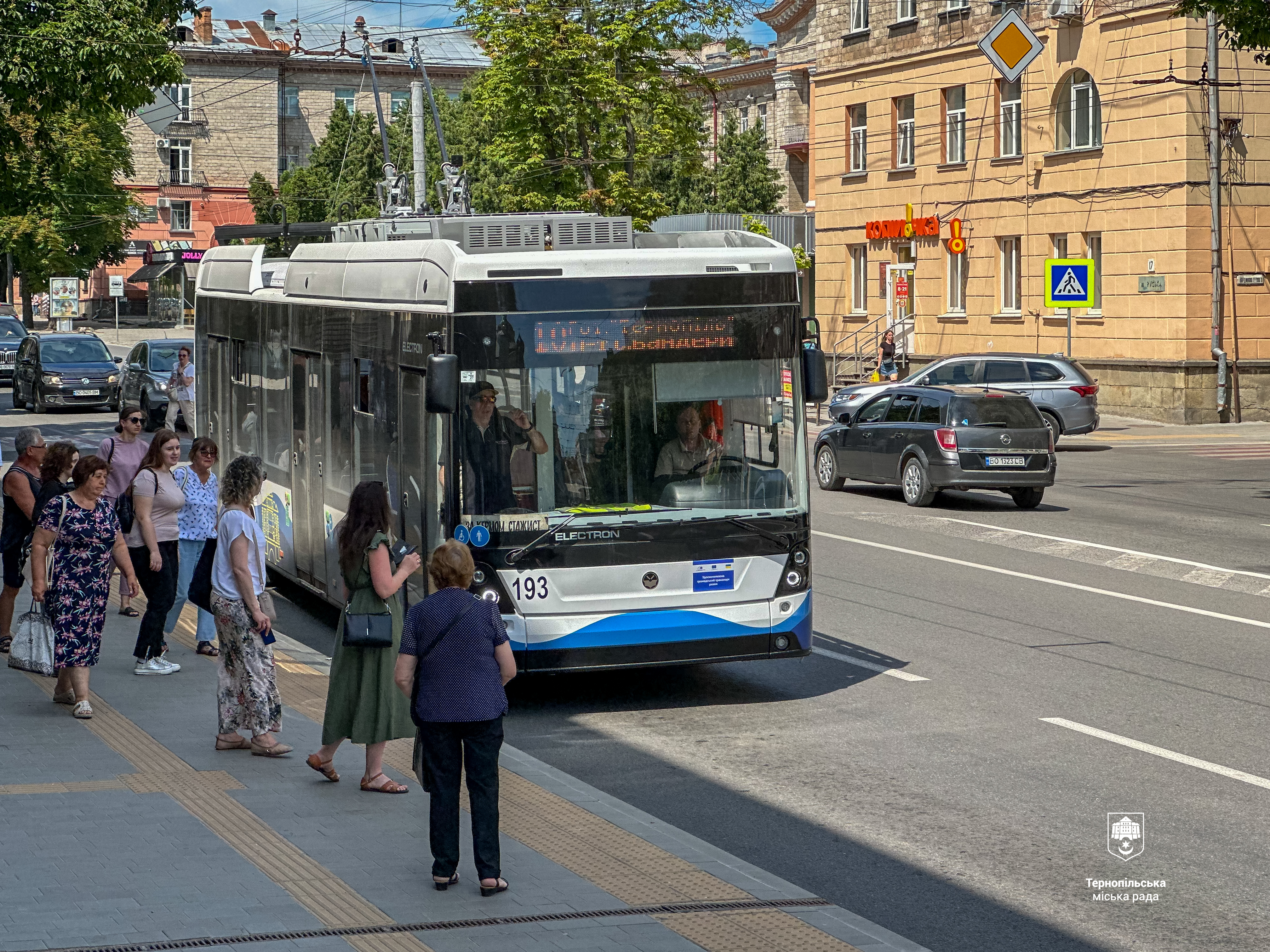 У Тернополі на маршрути виїхали п’ять нових тролейбусів «Електрон»