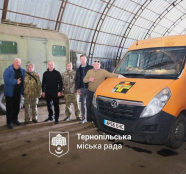 «Допомога армії від Тернополя» уже на передовій: техніка, транспорт і великодні гостинці для захисників