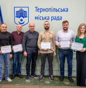 Сергій Надал вручив грошові сертифікати на розвиток власного бізнесу п’яти ветеранам та членам їхніх сімей