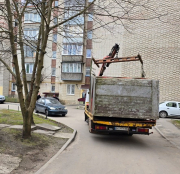 У Тернополі на вул. 15 Квітня демонтовано тимчасову споруду