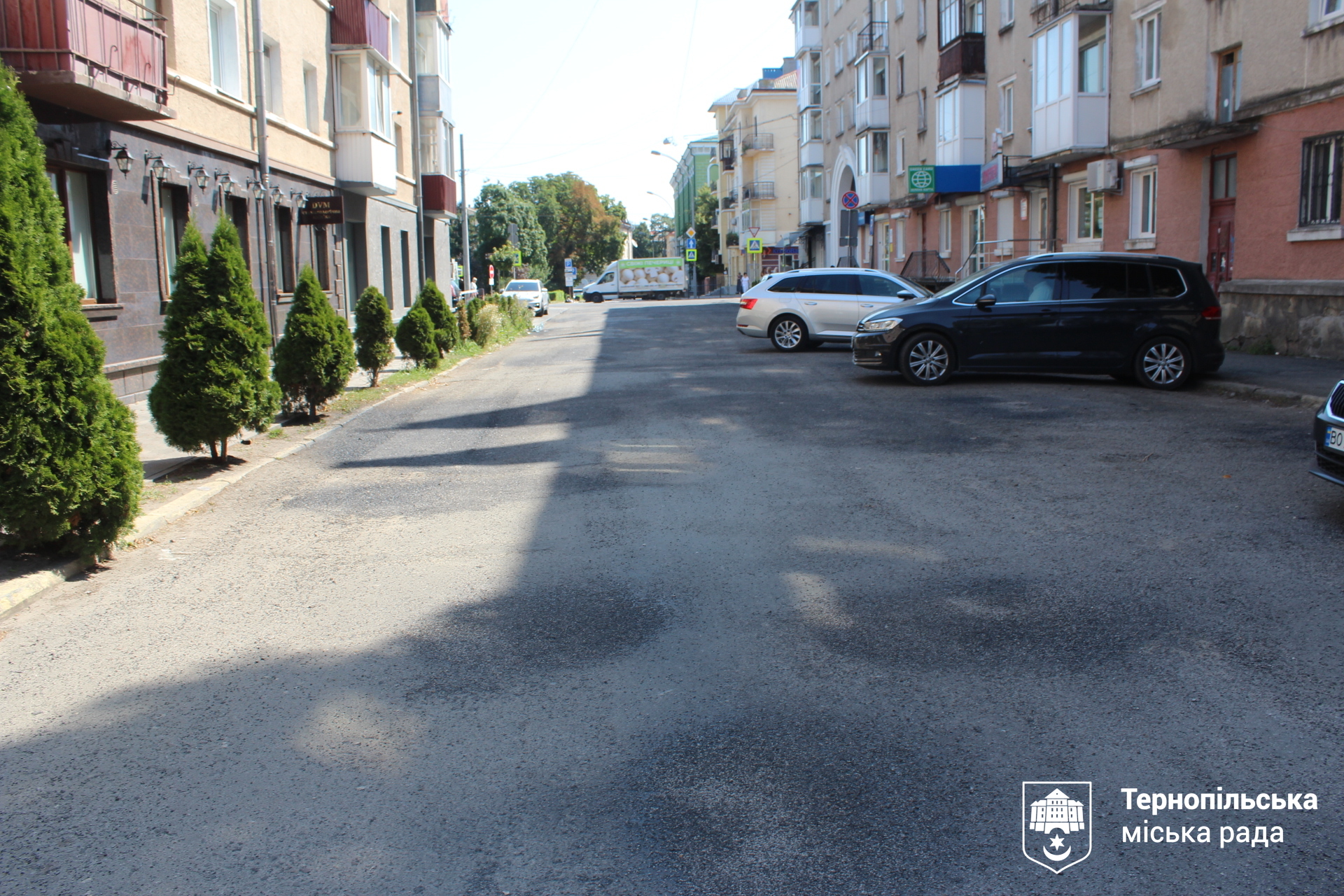 На вулиці Над Ставом виконали ремонт заїзду та місць для паркування