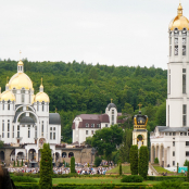 Всеукраїнська проща у Зарваниці об’єднала вірян у спільній молитві за Україну