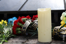 У Тернополі в День пам’яті та перемоги над нацизмом у Другій світовій війні нацгвардійці поклали квіти до меморіалу жертвам сталінських репресій