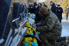 У третю річницю початку повномасштабного російського вторгнення військовослужбовці Національної гвардії України вшанували пам’ять полеглих побратимів і мирних жителів